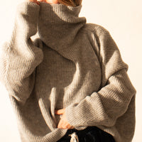 BOXY TURTLENECK SWEATER